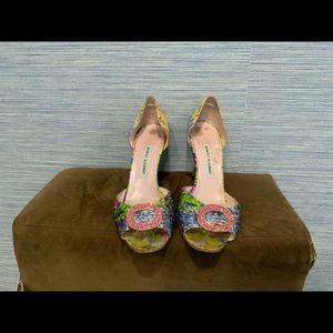 Manolo Blahnik rare printed heels. 3 1/2 inch peep toe